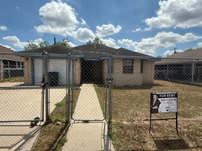 Building Photo - 108 Mina De Oro