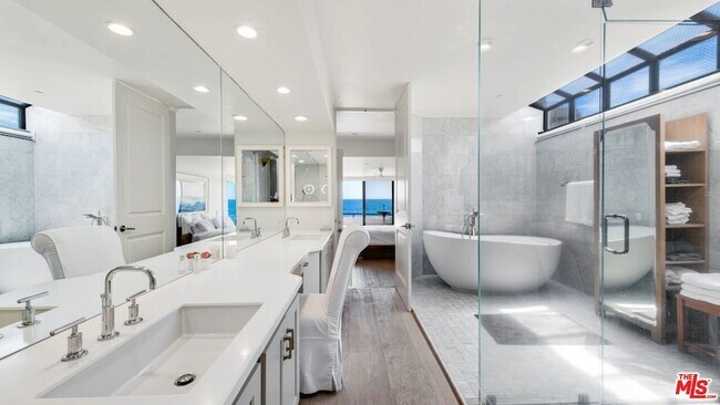 Foto del edificio - 25252 Malibu Rd