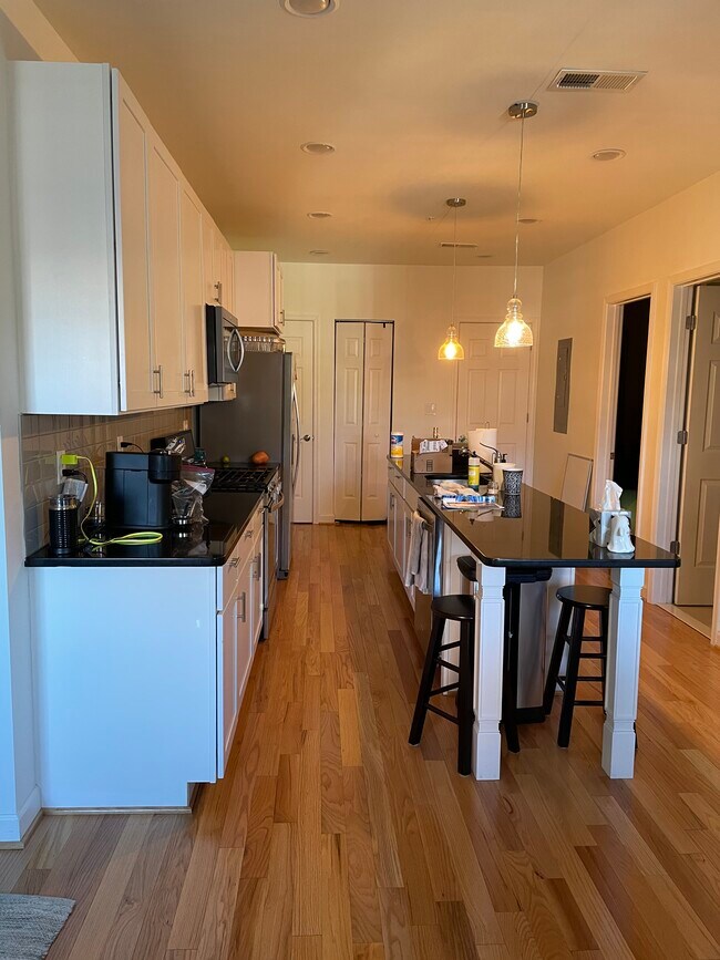 kitchen - 1711 19th St NW