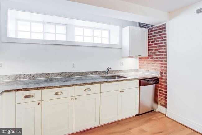 Foto del edificio - 3625 16th St NW