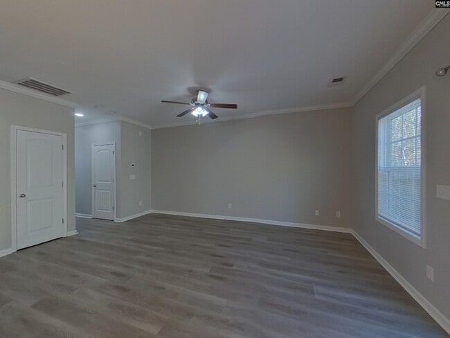 Foto del edificio - 653 Dawsons Park Wy