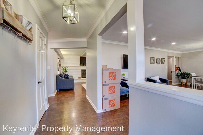 Foto del edificio - 4 br, 3 bath House - 5832 S Hudson Pl