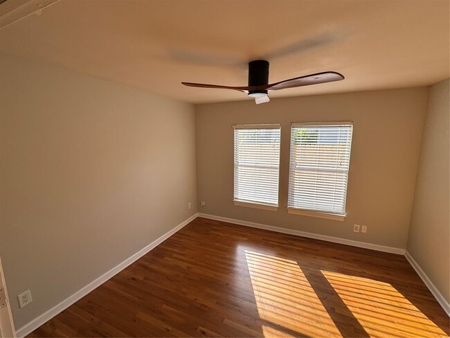 Foto del edificio - 1710 Riverview St
