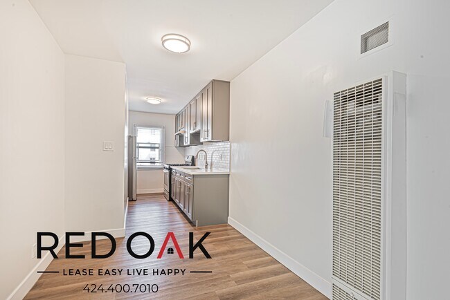 Building Photo - Breathtaking One Bedroom with Contemporary...