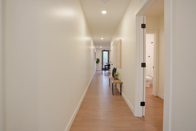 Interior Photo - 476 Taylor Apartments