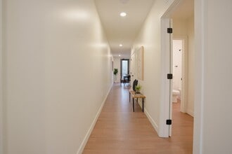 Interior Photo - 476 Taylor Apartments