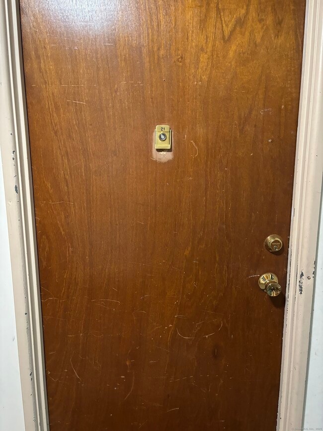 Building Photo - 17 Ferris Ave