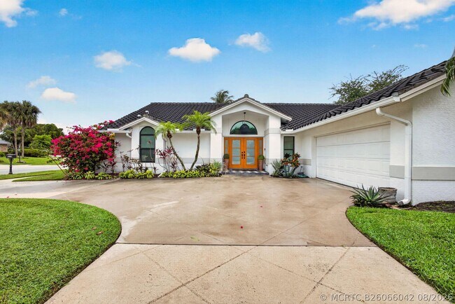 Building Photo - 12897 La Rochelle Cir