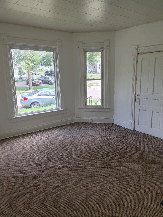 Bedroom 1 - 321 S College Ave