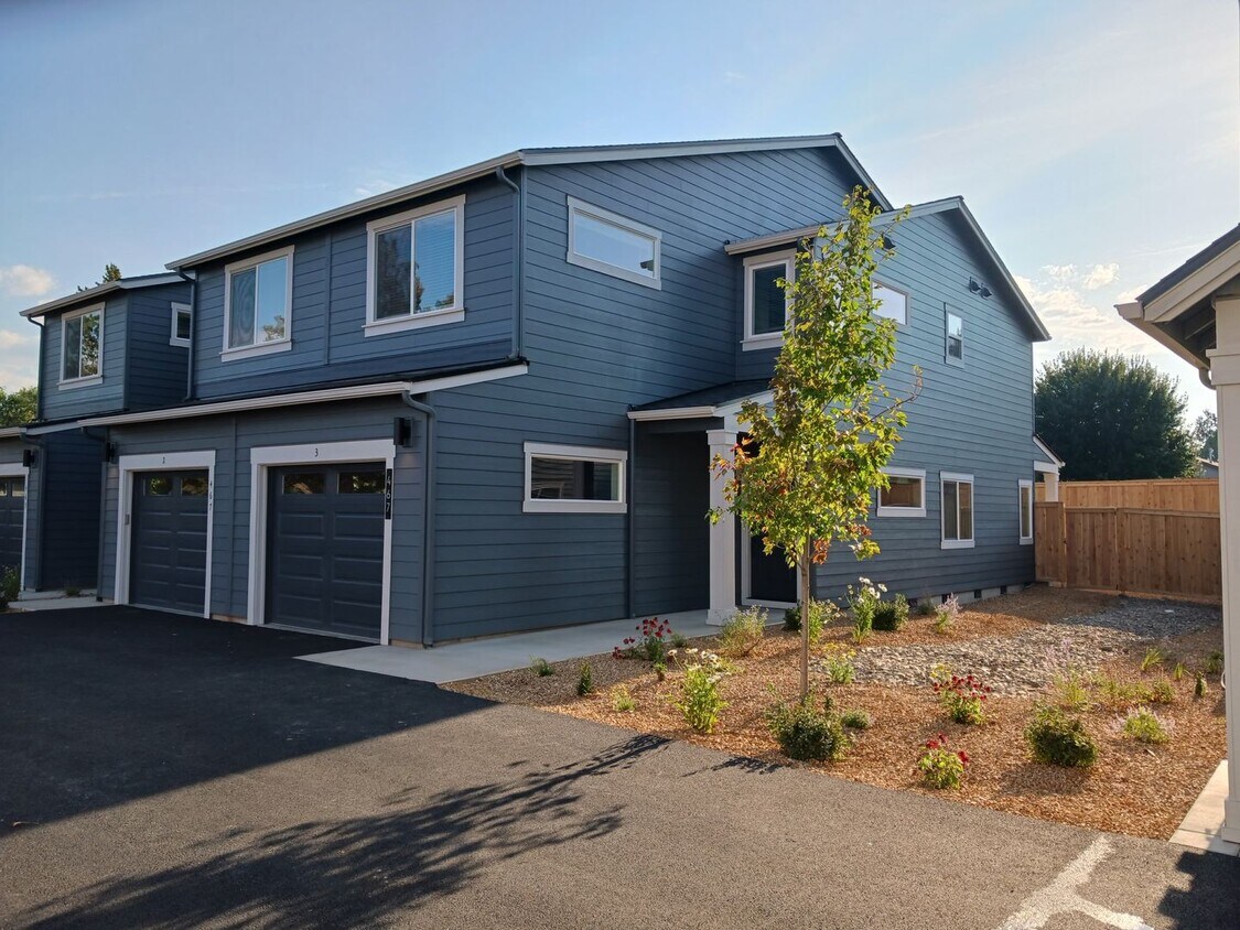 Primary Photo - Brand New 3 Bedroom Townhouse