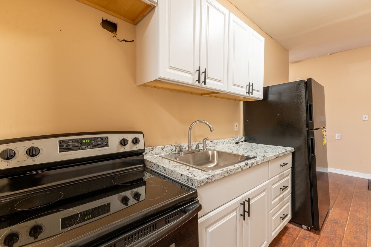 Primary Photo - Recently renovated 1 bedroom, 1 bathroom a...