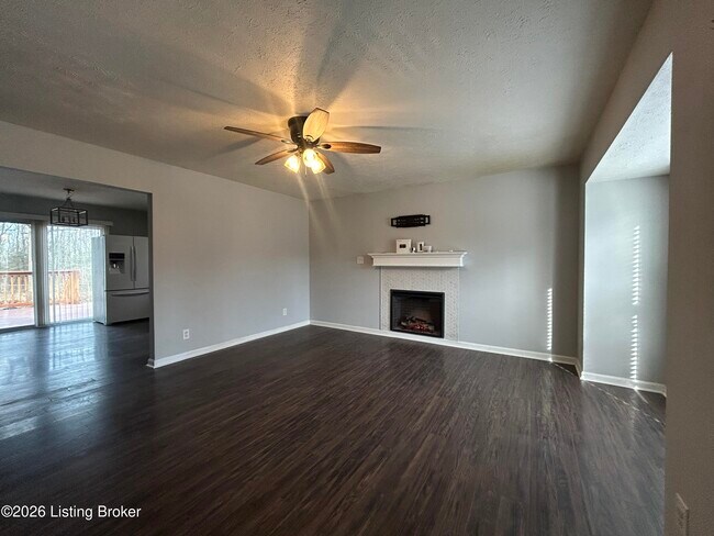 Foto del edificio - 5510 Baywood Dr