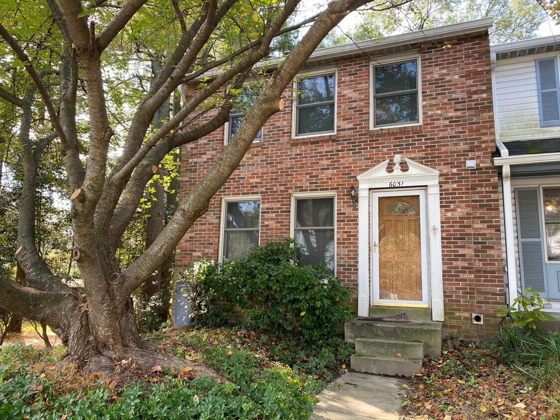 Primary Photo - 6051 Cedar Wood Dr