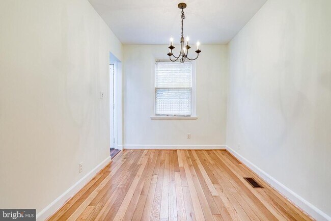 Foto del edificio - 2822 S Buchanan St