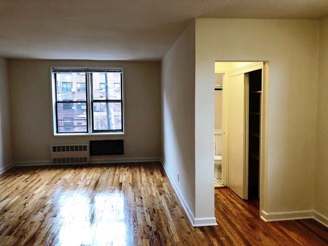 Building Photo - 89-10 63rd Dr