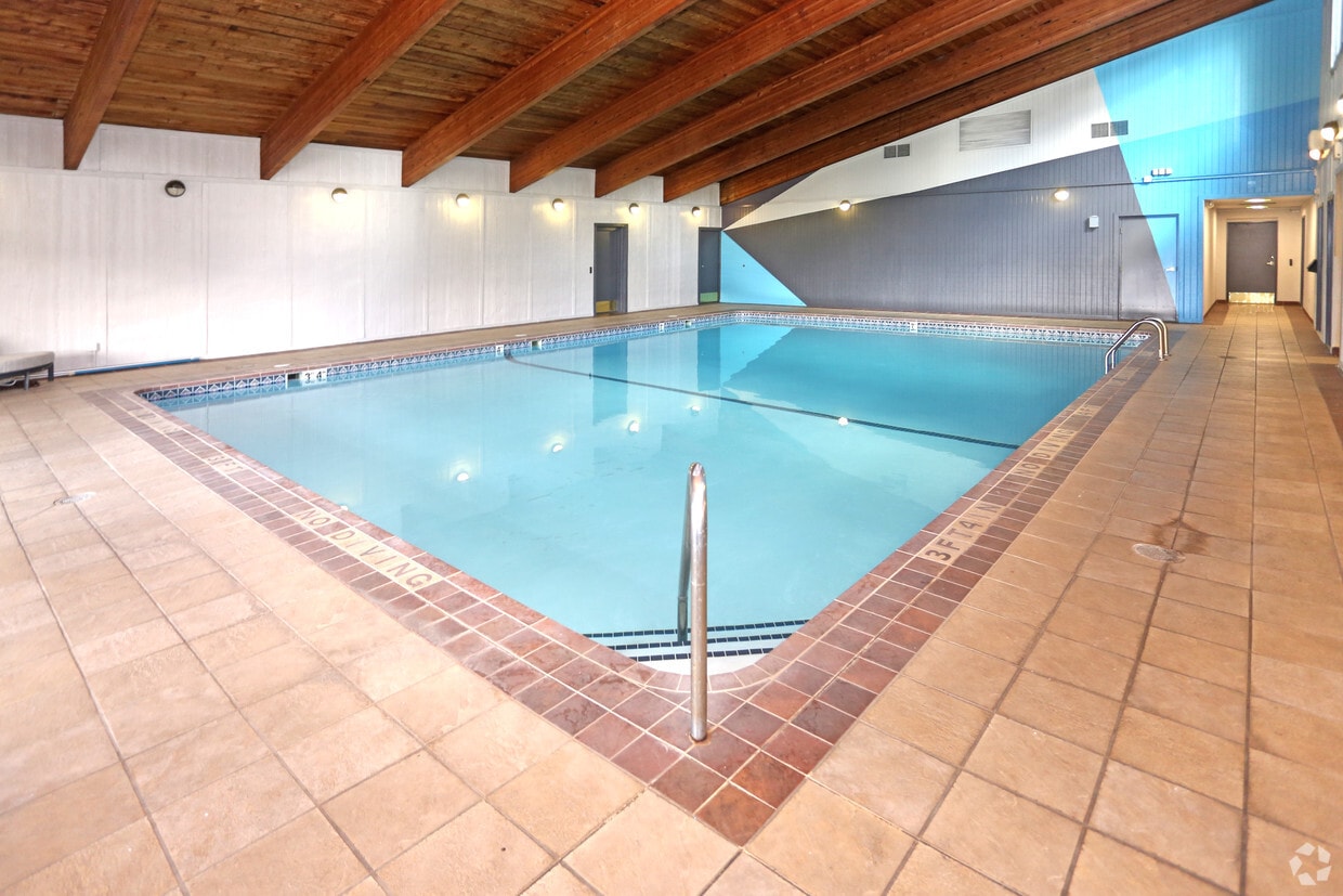 Equinox Apartments Saint Anthony, MN