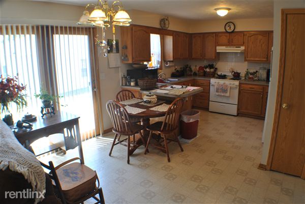 Building Photo - 2561 Wykes Ave SW