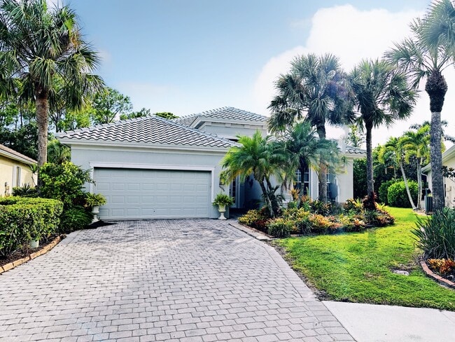Building Photo - 16156 Parque Ln