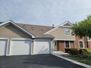 Building Photo - 1460 7 Pines Rd