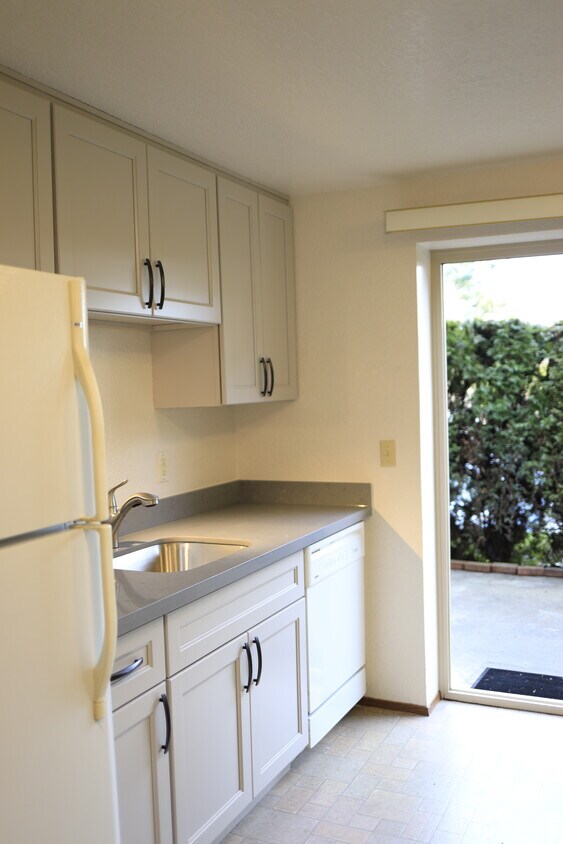 Foto principal - 314 N 134th St