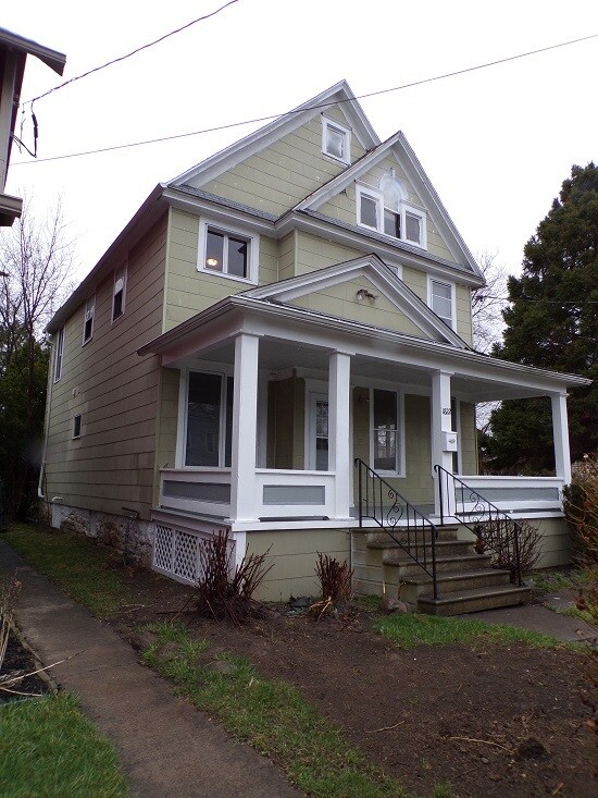 Building Photo - 1822 Ontario Ave