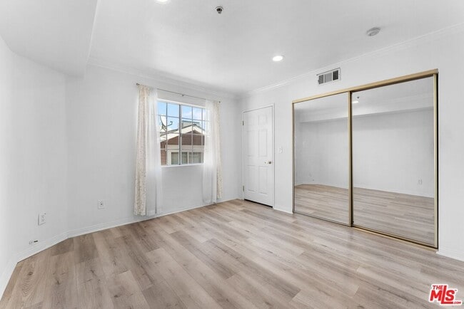 Foto del edificio - 361 Salem St