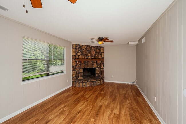 Foto del edificio - Charming 3 Bedroom in Trussville!
