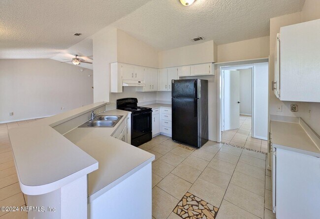 Foto del edificio - 13221 Grant Logan Ln