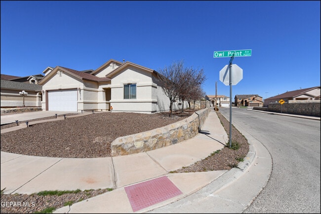 Foto del edificio - 14319 Owl Point Ave