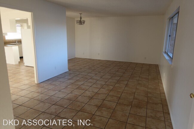 Building Photo - 3 br, 2 bath House - 4200 ROXBURY