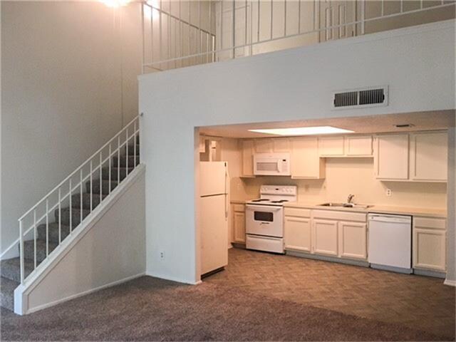 Foto del edificio - 14777 Wunderlich Dr
