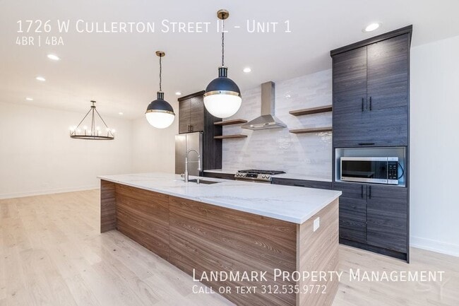 Building Photo - 1726 W Cullerton Unit 1