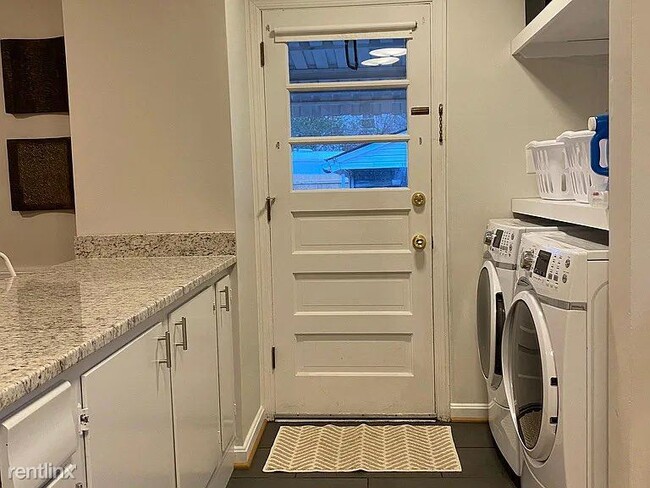 Building Photo - 2 br, 1 bath House - 2017 Linn Boulevard S...