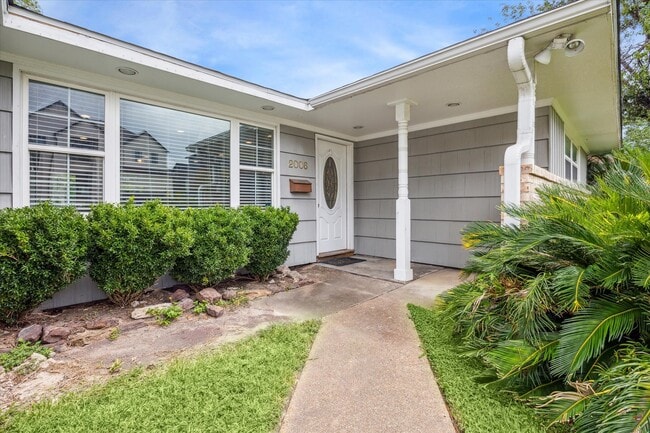 Building Photo - 2006 Du Barry Ln