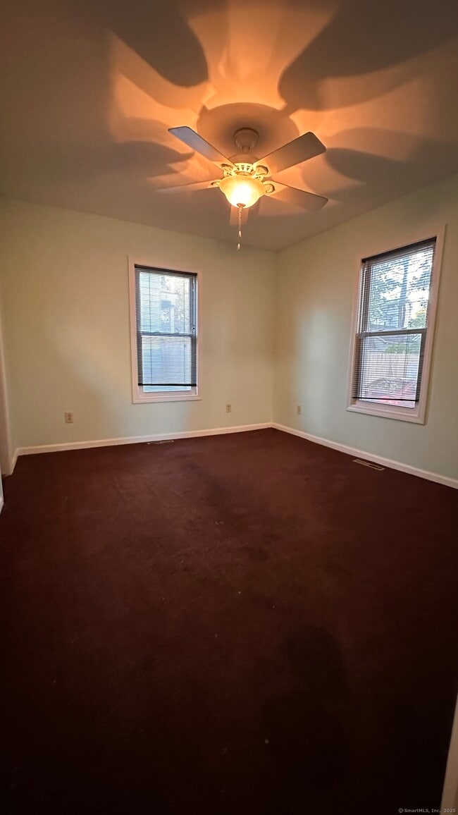 Building Photo - 14 Cooper St