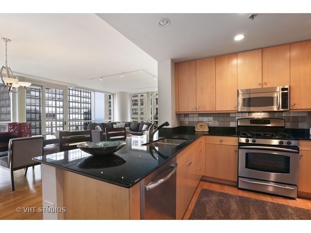 Foto del edificio - 250 E Pearson St