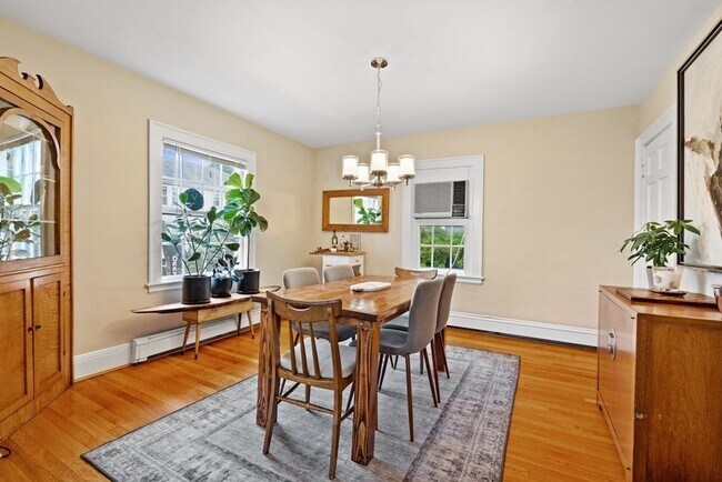 Foto del edificio - 51 Fairlawn St