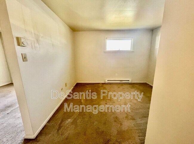 Building Photo - 17 Lunar Ln