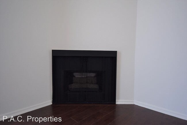 Building Photo - 1 br, 1 bath Apartment - 5754 Colfax Avenu...