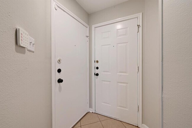 Foto del edificio - 2318 Riddle Rd