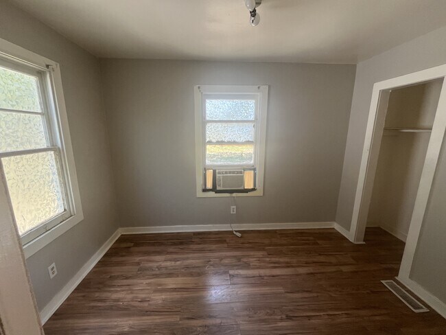 Foto del edificio - 1107 S Rd