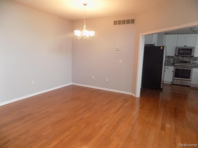 Foto del edificio - 41825 Mitchell Rd
