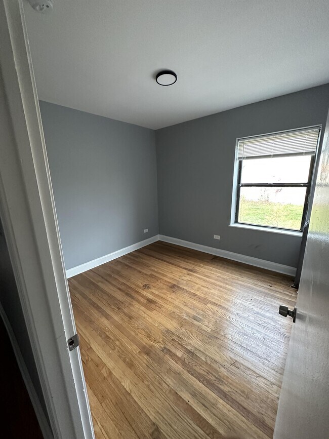 Building Photo - 611 W 72nd St