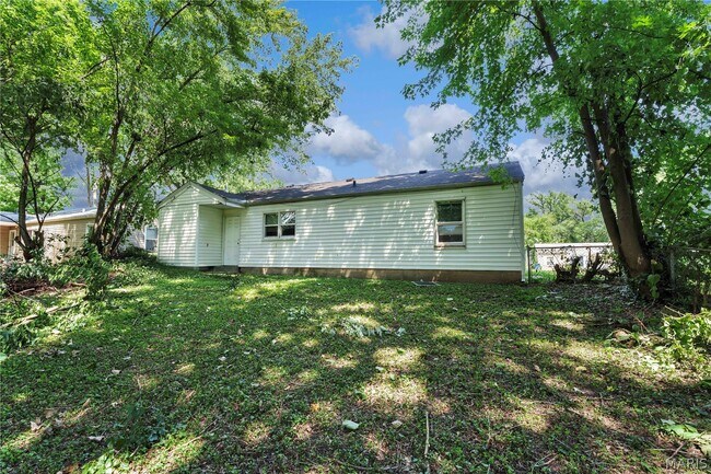 Building Photo - 9713 Dennis Dr