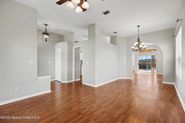 Foto del edificio - 8056 Bracken Ln