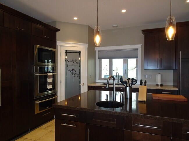 Photo du bâtiment - 1384 Feedham Ave