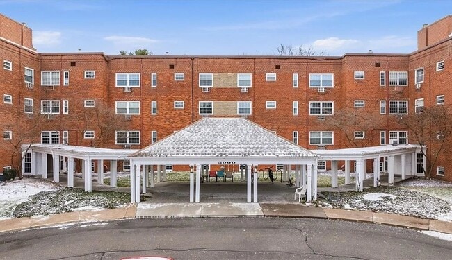 Photo - 5900 Babcock Blvd Apartment