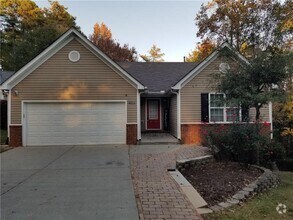 Building Photo - 2010 Mina Ln Dr NE