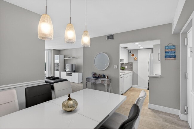 Building Photo - 111 Briny Ave