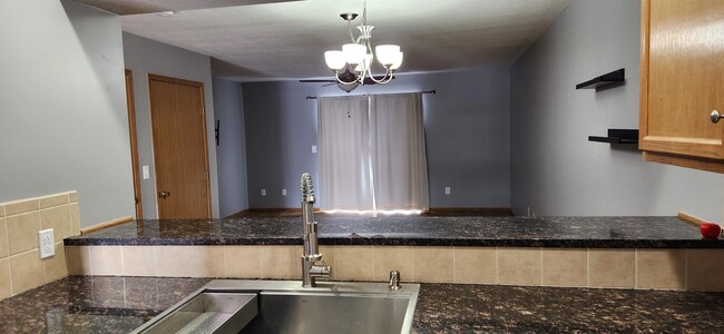 Foto del edificio - 1223 Rivercrest Dr N